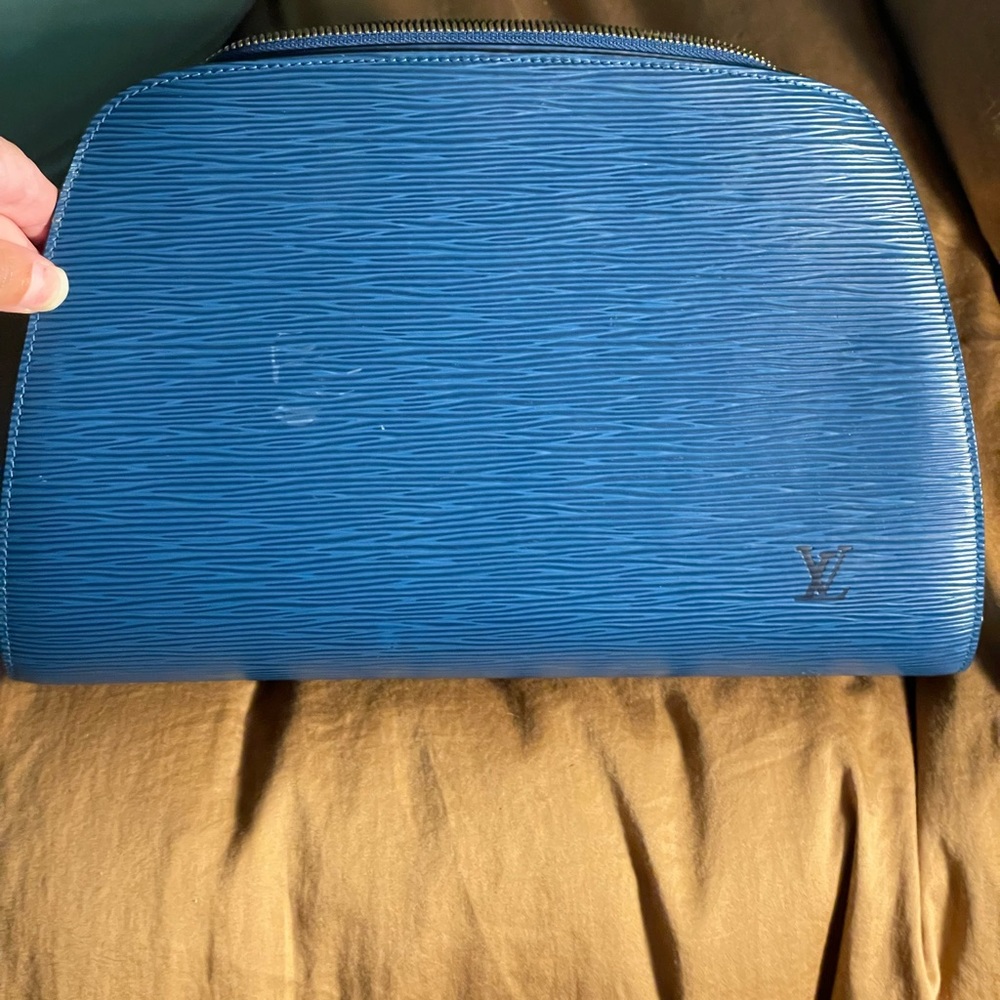 Louis Vuitton Pochette Cosmetique Leather Clutch